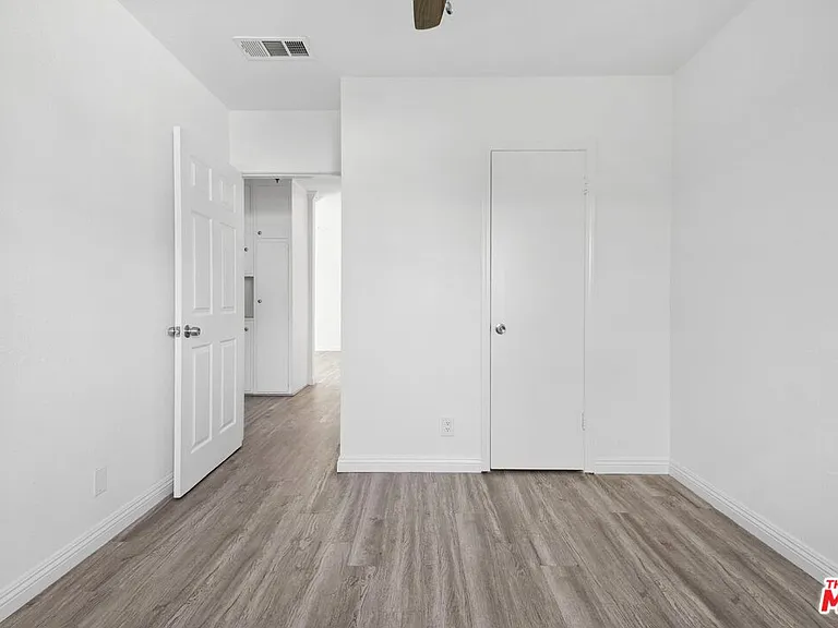6612 De Longpre Ave #5 — Photo 16