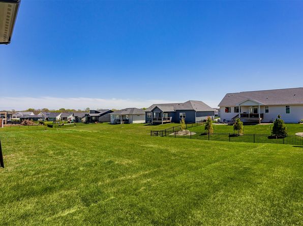 17778 Hammontree Dr, Clive, IA 50325