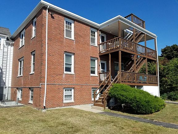 2nd image of 275 Neck St Unit C1
