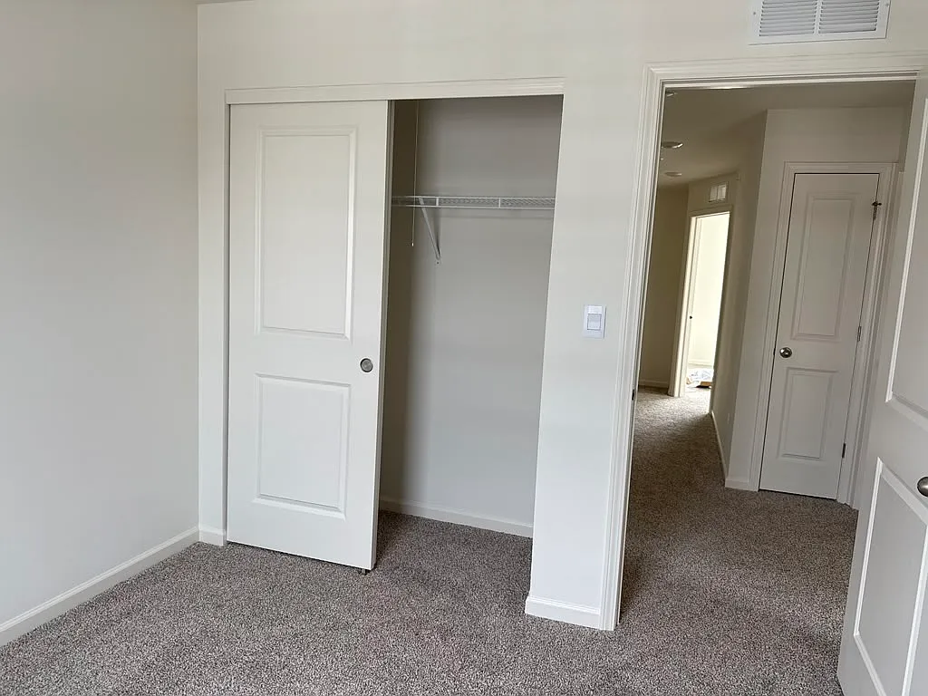 3 bed, 2.5 bath, 1827 sqft, $3,500 — Photo 3