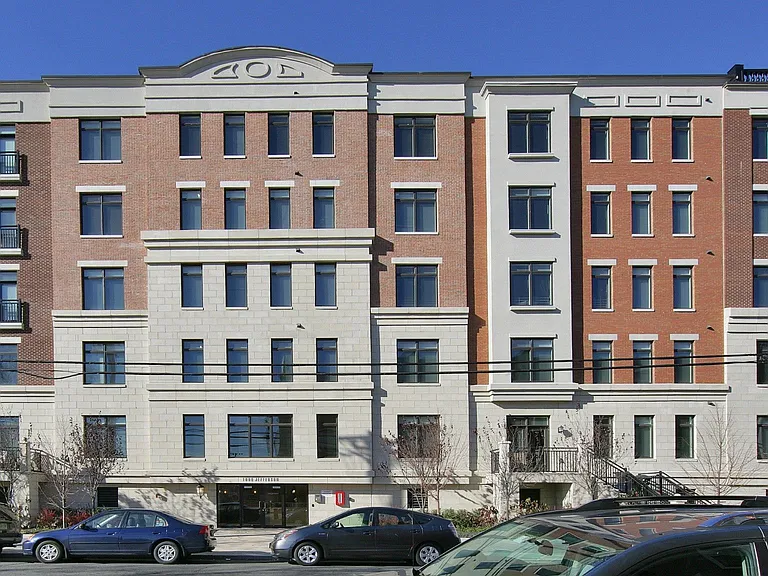 1000 Jefferson Street Apartments — Photo 32