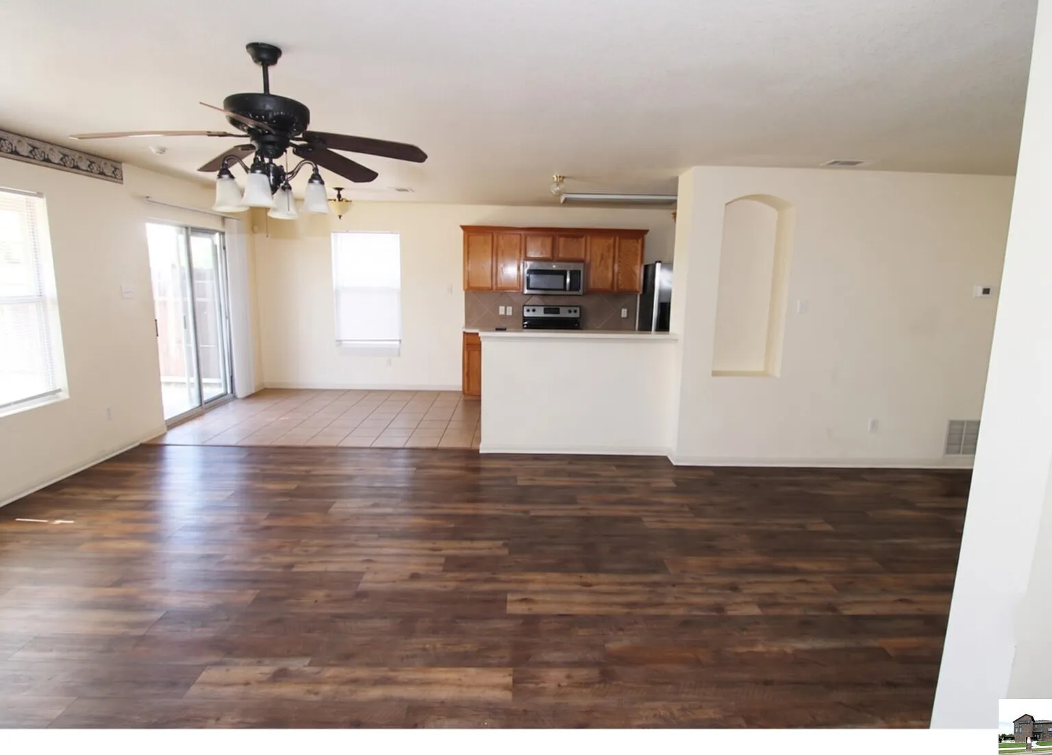 3 bed, 2.0 bath, 1394 sqft, $1,250 — Photo 4