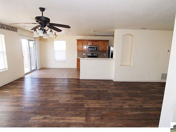 4th image of 5707 Schneider Dr