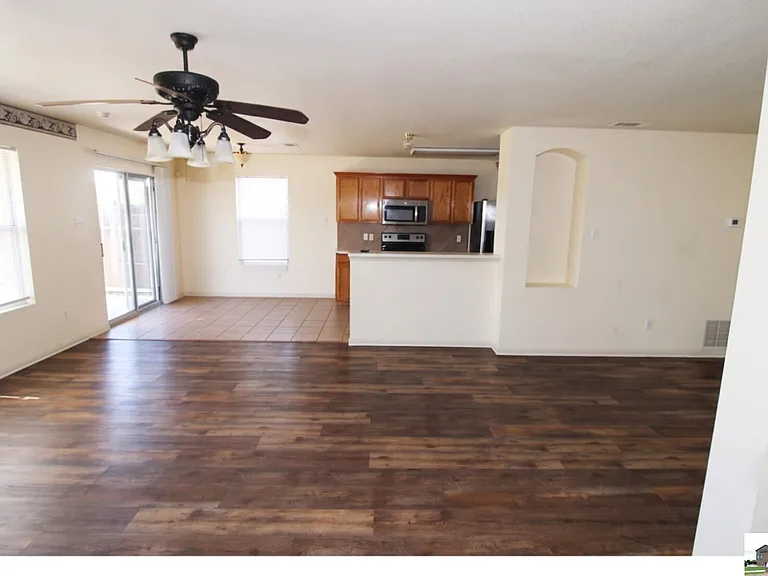 5707 Schneider Dr — Photo 4