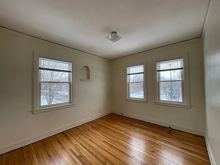 1019 S Farwell St #202 — Photo 9