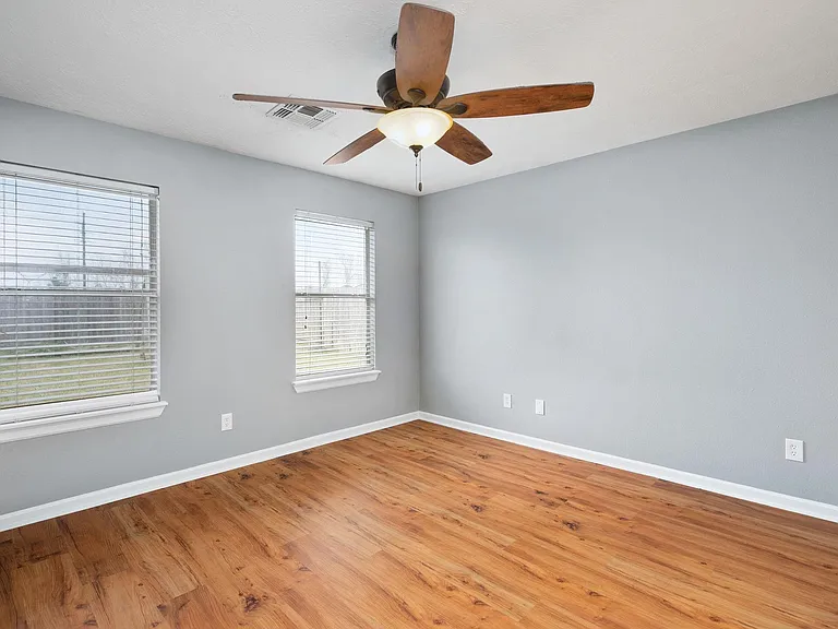 139 Horn Ct — Photo 11