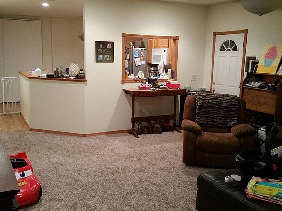2nd image of 5618 N Eisenhower Dr