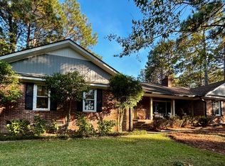 222 Edinboro Dr, Southern Pines, NC 28387