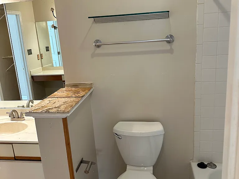 209 14th St NE #111 — Photo 10