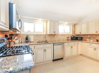 179 Brookfield Ave, Paramus, NJ 07652