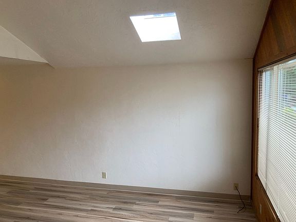 5th image of 2214 Ironwood St