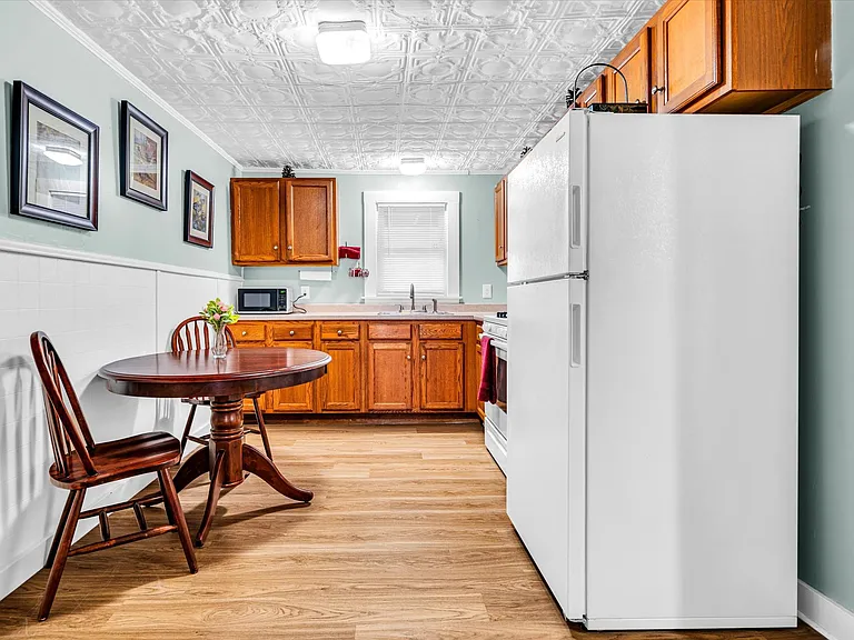 140 Elm St #102 — Photo 21