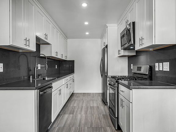 2nd image of 1432 S Saltair Ave APT 203