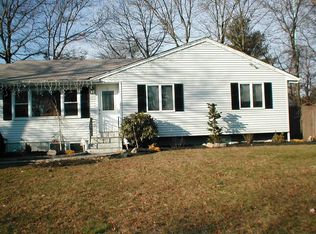 1 Abbey Rd, Port Jefferson Station, NY 11776