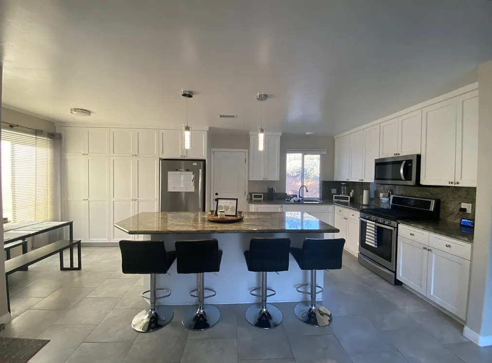 2 bed, 1020 sqft, $3,295 — Photo 4