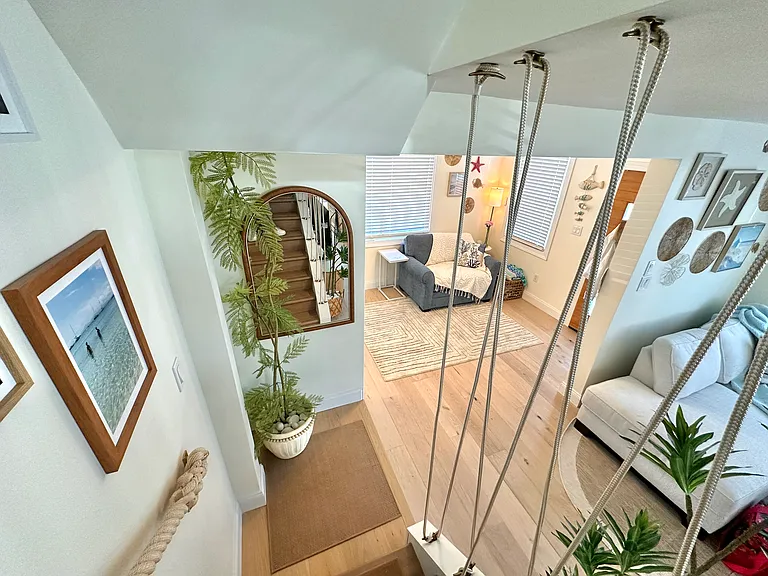 400 N Oxford Ave — Photo 56