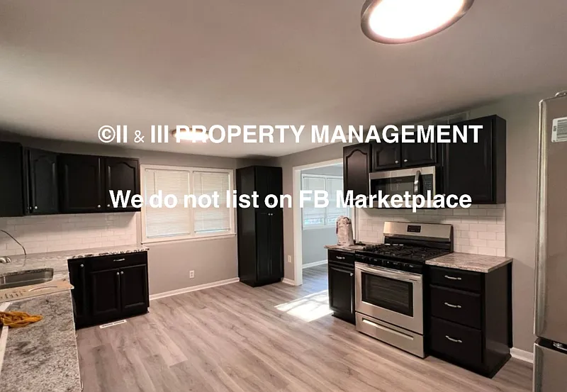 4 bed, 2.0 bath, 1335 sqft, $2,200 — Photo 4