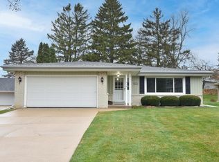 316 Parkway Dr, South Milwaukee, WI 53172