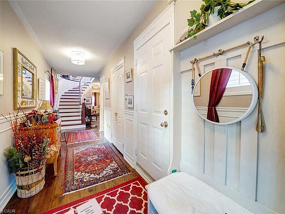 5th image of 6 Desert View Cres
