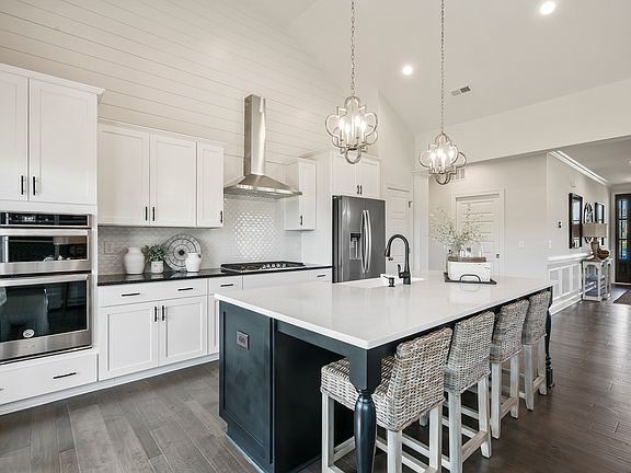 Images of the home are for illustrative purposes only and should never be relied upon