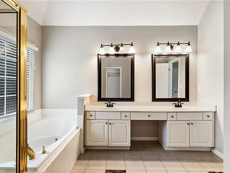 2065 N Bethany Creek Dr — Photo 41