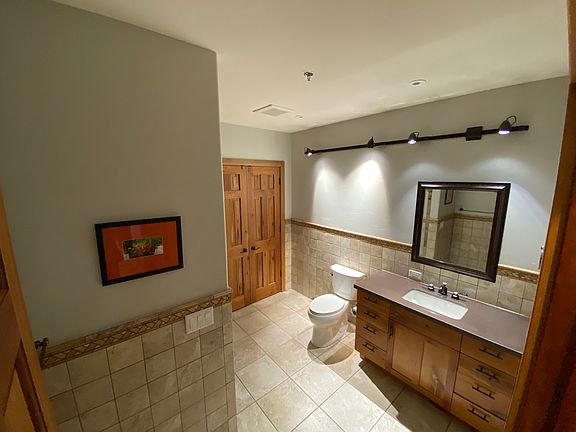 Master bath with tub/shower combo