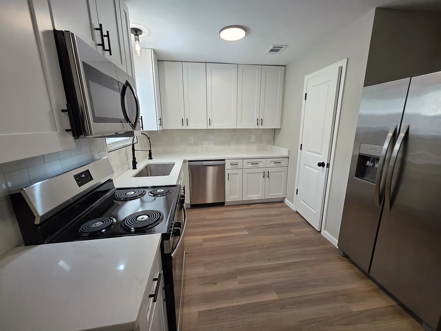 4 bed, 1275 sqft, $1,995 — Photo 3