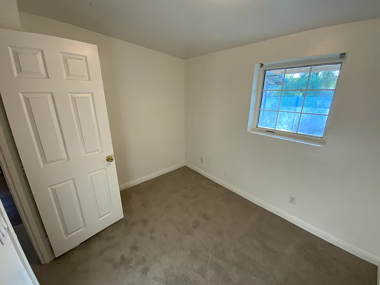 1754-56 Greenfield Ct #1754 — Photo 4