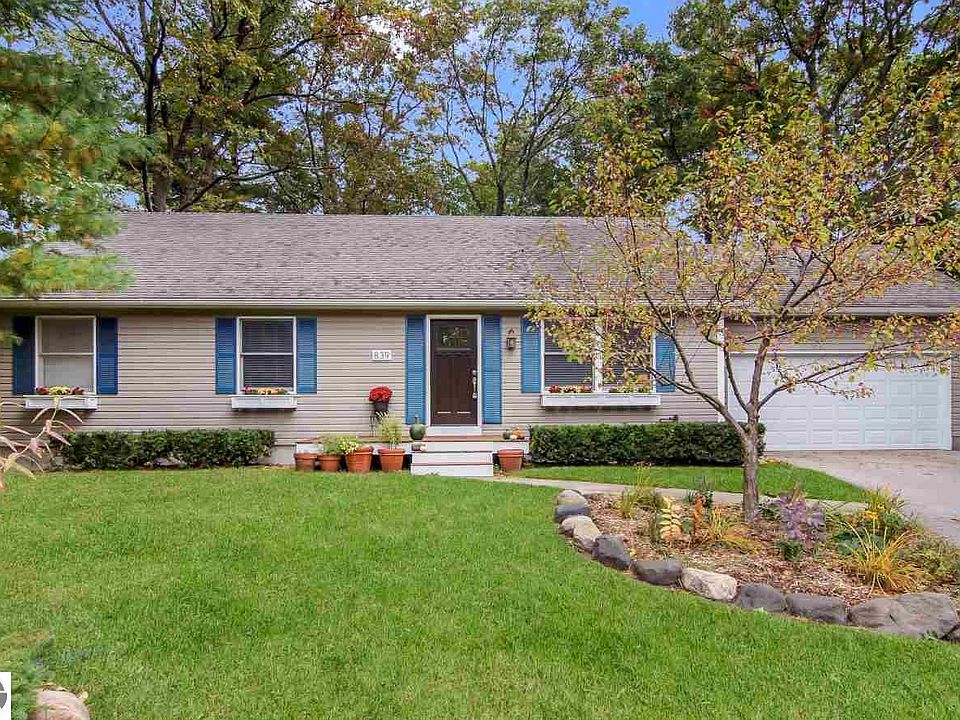 1st image of 839 Pine Grove Ave