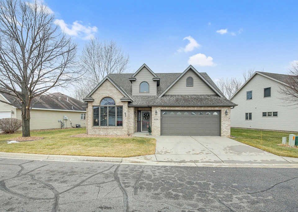 1st image of 859 Aspen Cir
