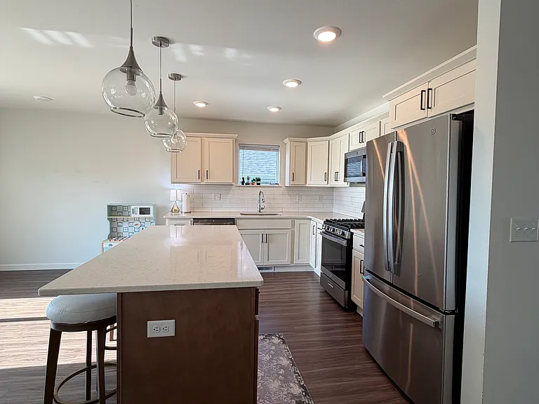 84 Huntington Dr — Photo 6