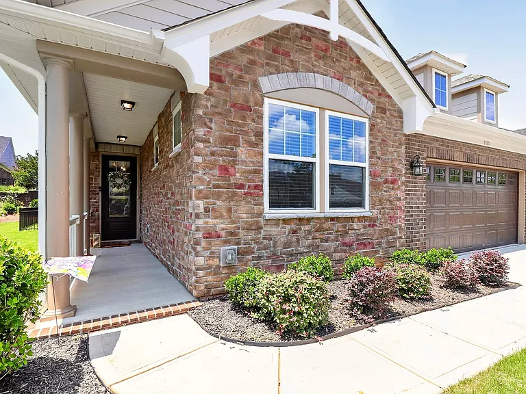 2105 Cadence Trace Dr — Photo 3