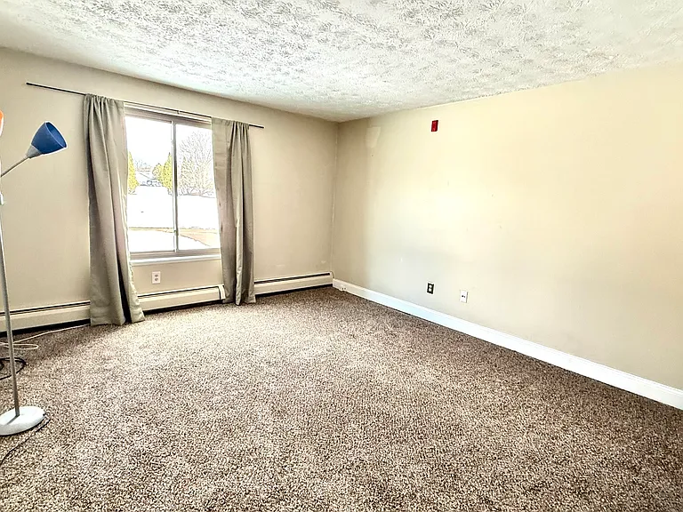 21 Amato Dr #I — Photo 8