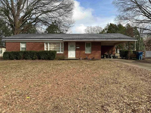 1005 Brookwood St, Trenton, TN 38382