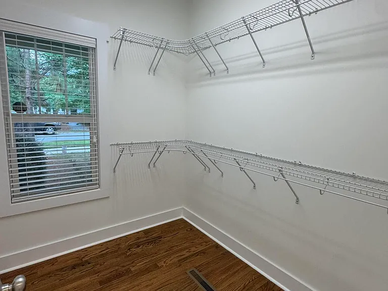 100 Jefferson St — Photo 16