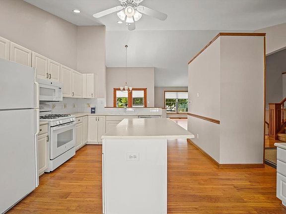 2nd image of 216 Cordoba Ave
