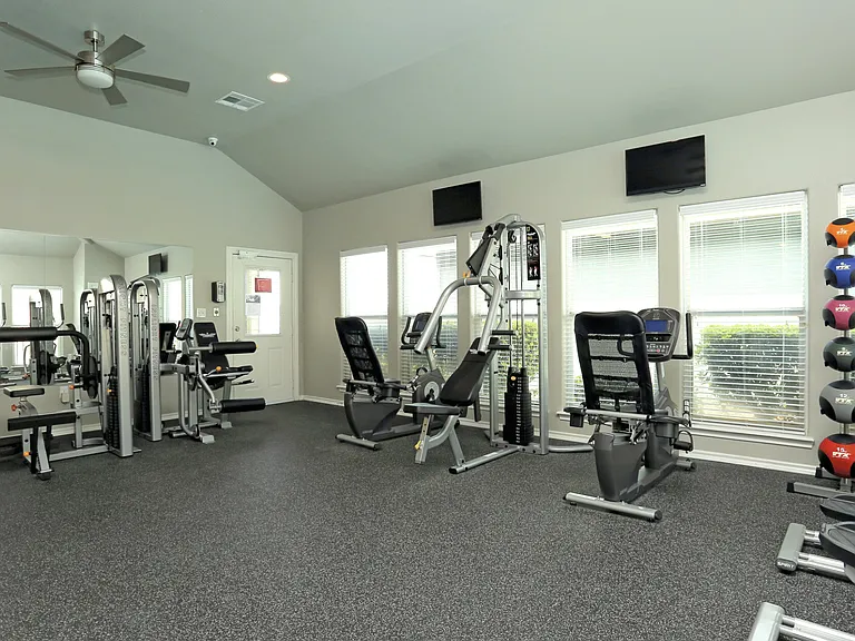Cimarron Court Apartments — Photo 14