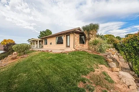 2360 S Hampton Rd — Photo 15
