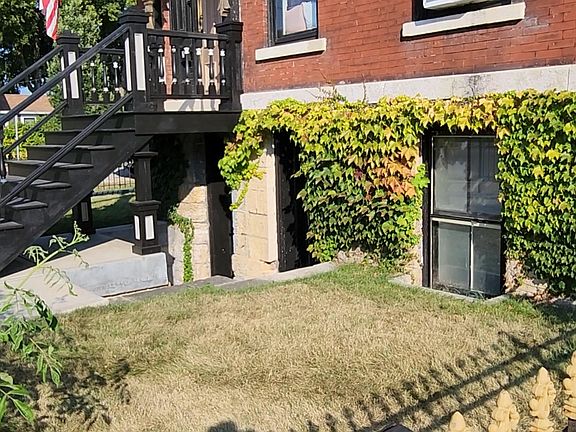 2nd image of 129 N 2nd St