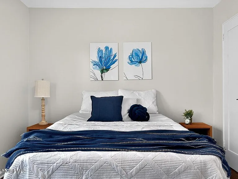 5 Lois Ave — Photo 15