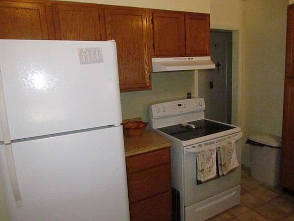 4th image of 601 Hollis Ave