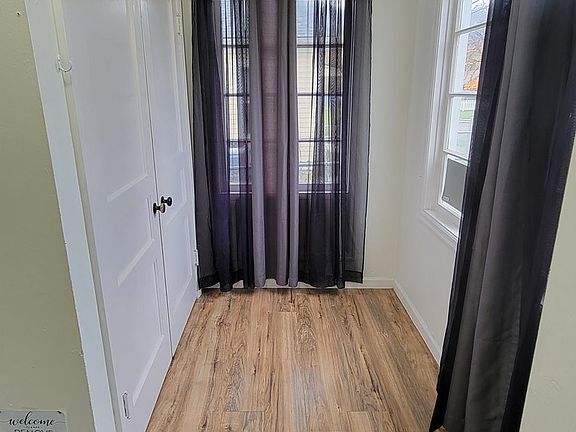 4th image of 523 SE Rice Ave