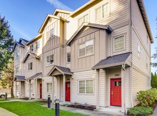 10390 SW Hollyridge Ln, Beaverton, OR 97005