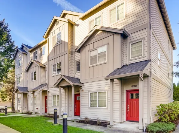 10390 SW Hollyridge Ln, Beaverton, OR 97005