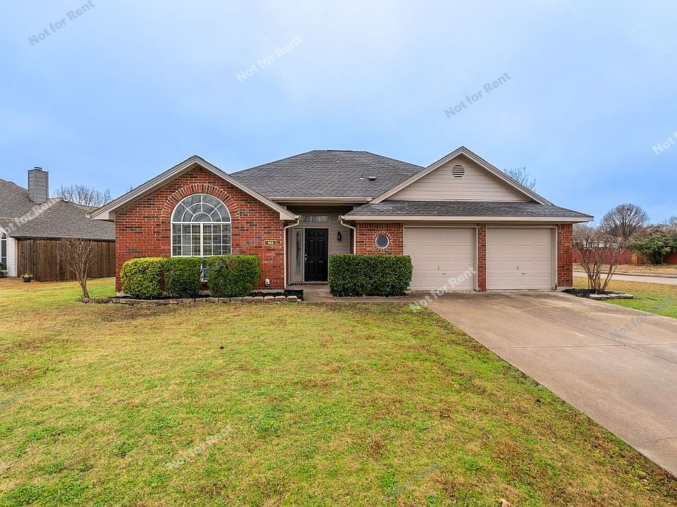 1st image of 143 Woodcreek Dr