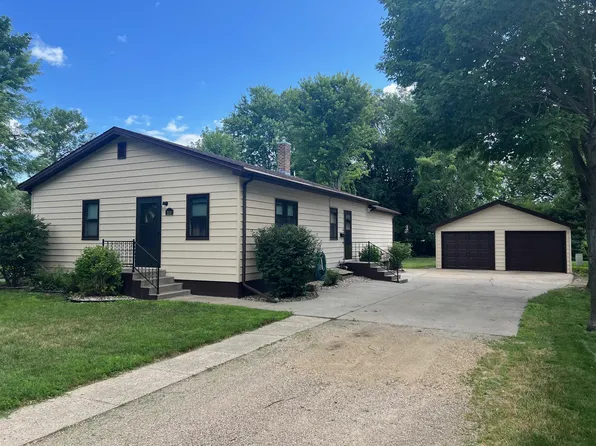 210 N Litchfield Ave, Litchfield, MN 55355