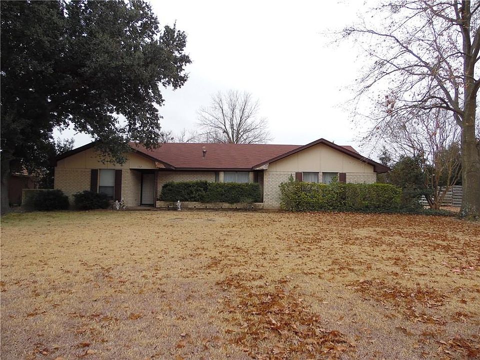 1st image of 132 Kings Creek Dr