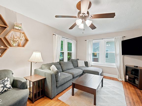 5th image of 4454 Winthrop Ave