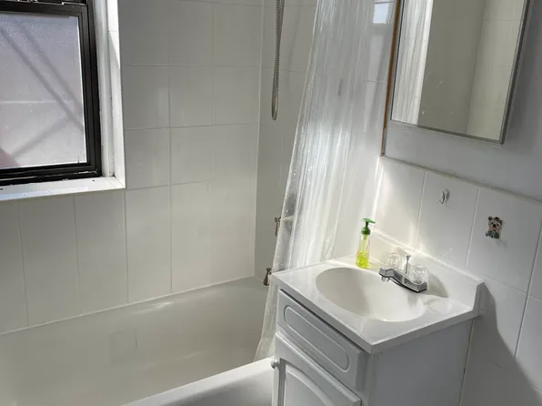 83-44 Lefferts Boulevard image 8 of 12