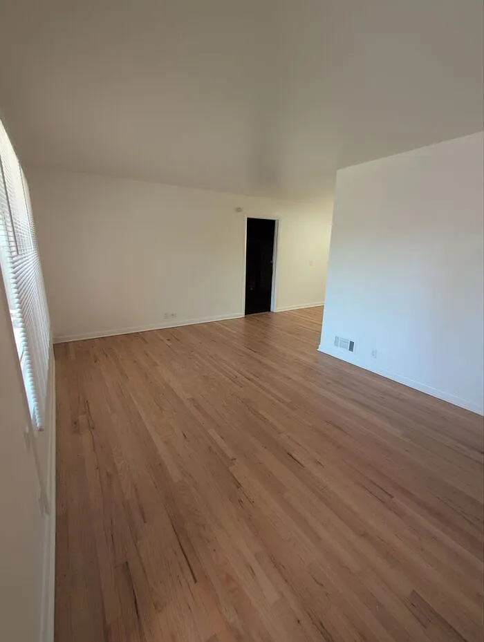 2 bed, 1.0 bath, 873 sqft, $2,050 — Photo 4